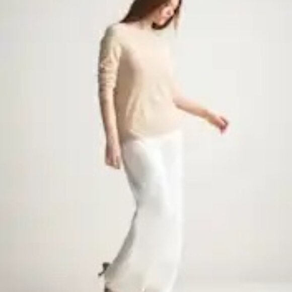 Lightweight Cotton Cashmere Crew Sweater - Picture 2 of 10